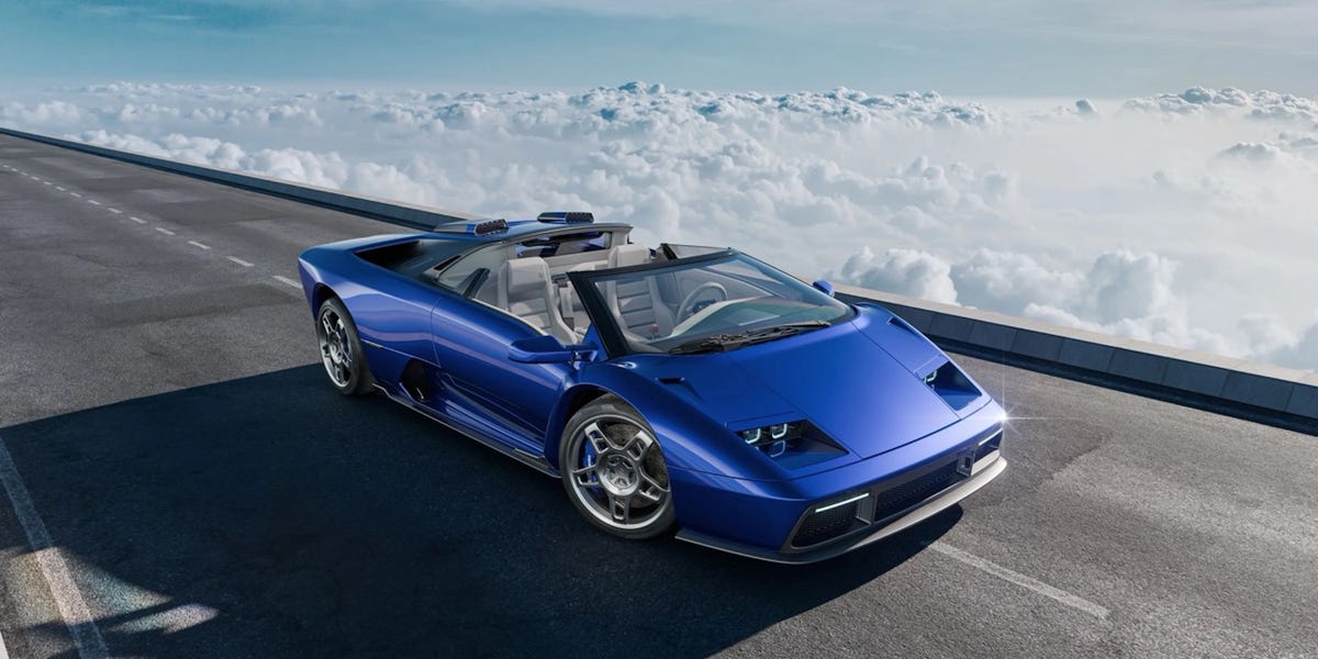 Eccentrica V12 Roadster Makes the Diablo Restomod Roofless