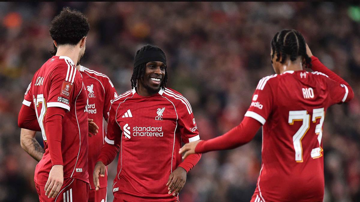 Liverpool Bayar Mahal Kemenangan Lawan Qarabag: 1 Bek Jadi Korban!