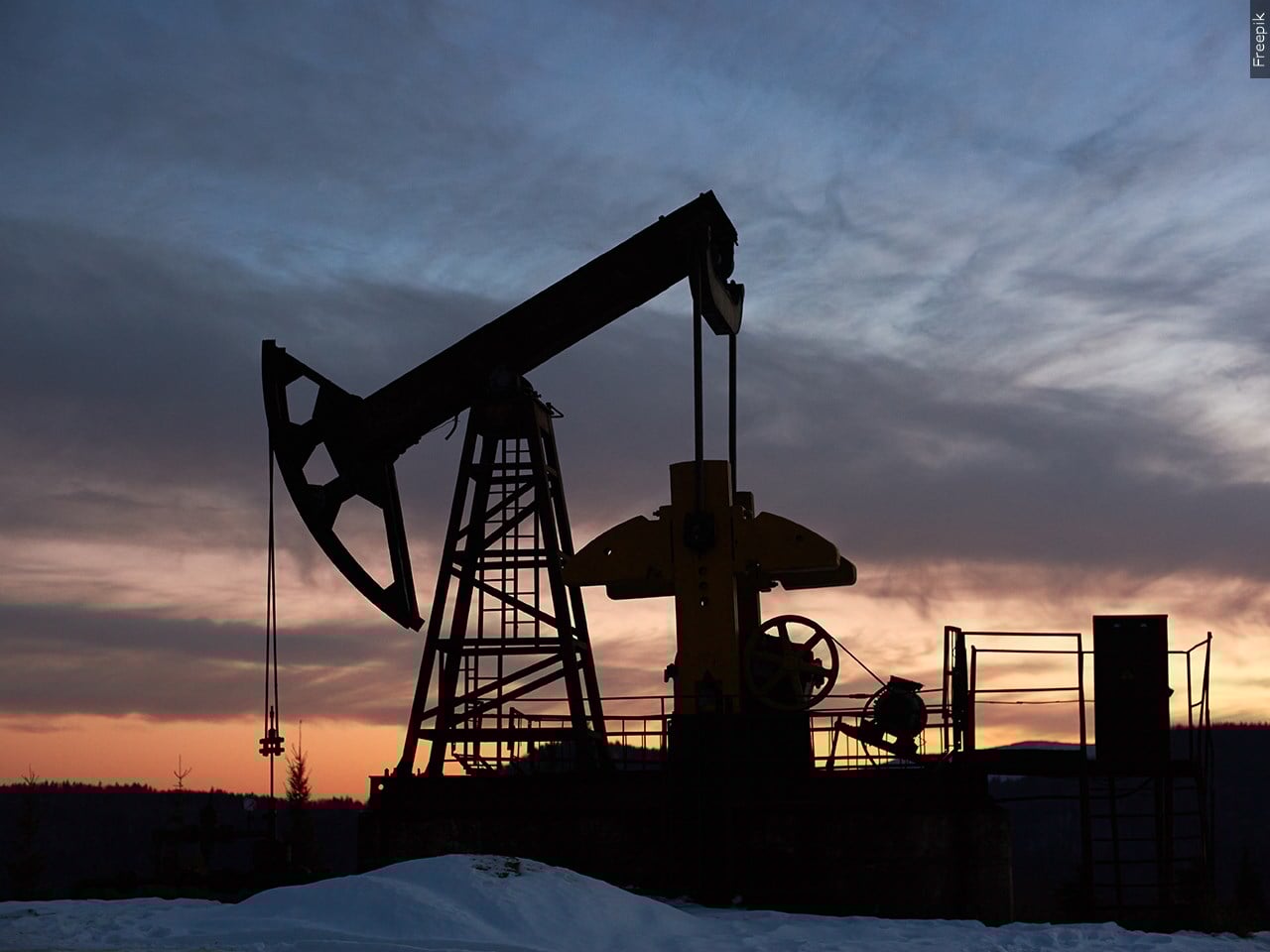 Trump says oil companies should cut gas prices after making “too much money”
