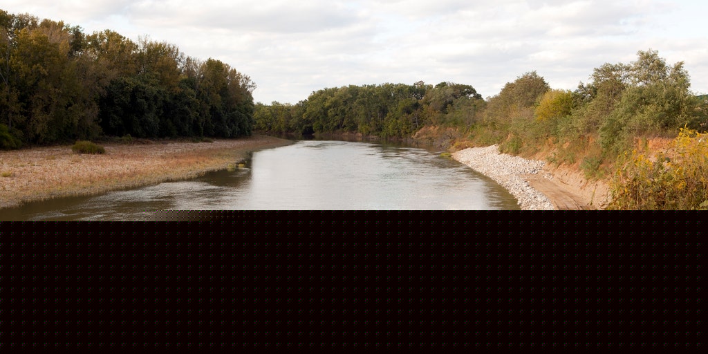 Rescue ends with 5 killed at popular Midwest river after child calls for help