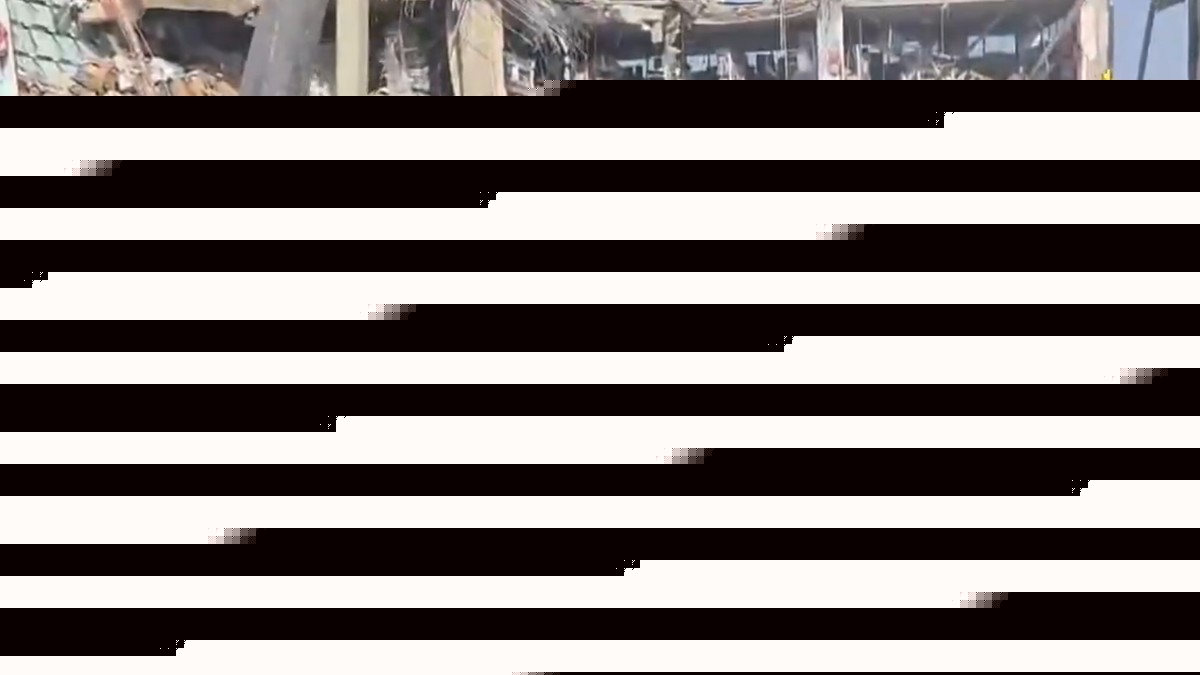 (VIDEO) ZGRADA SE SRUŠILA U SEKUNDI, LJUDI ZATRPANI ISPOD RUŠEVINA Snažna eksplozija u poznatom letovalištu: Rođaci nestalih plaču i vrište dok gledaju užasne scene