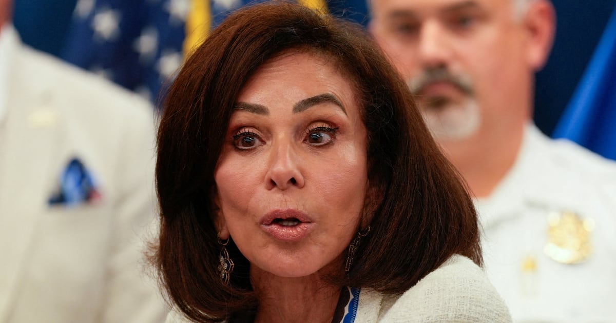 CNN Legal Guru Calls BS on Trump Goon’s Excuse for Humiliating Pool Debacle