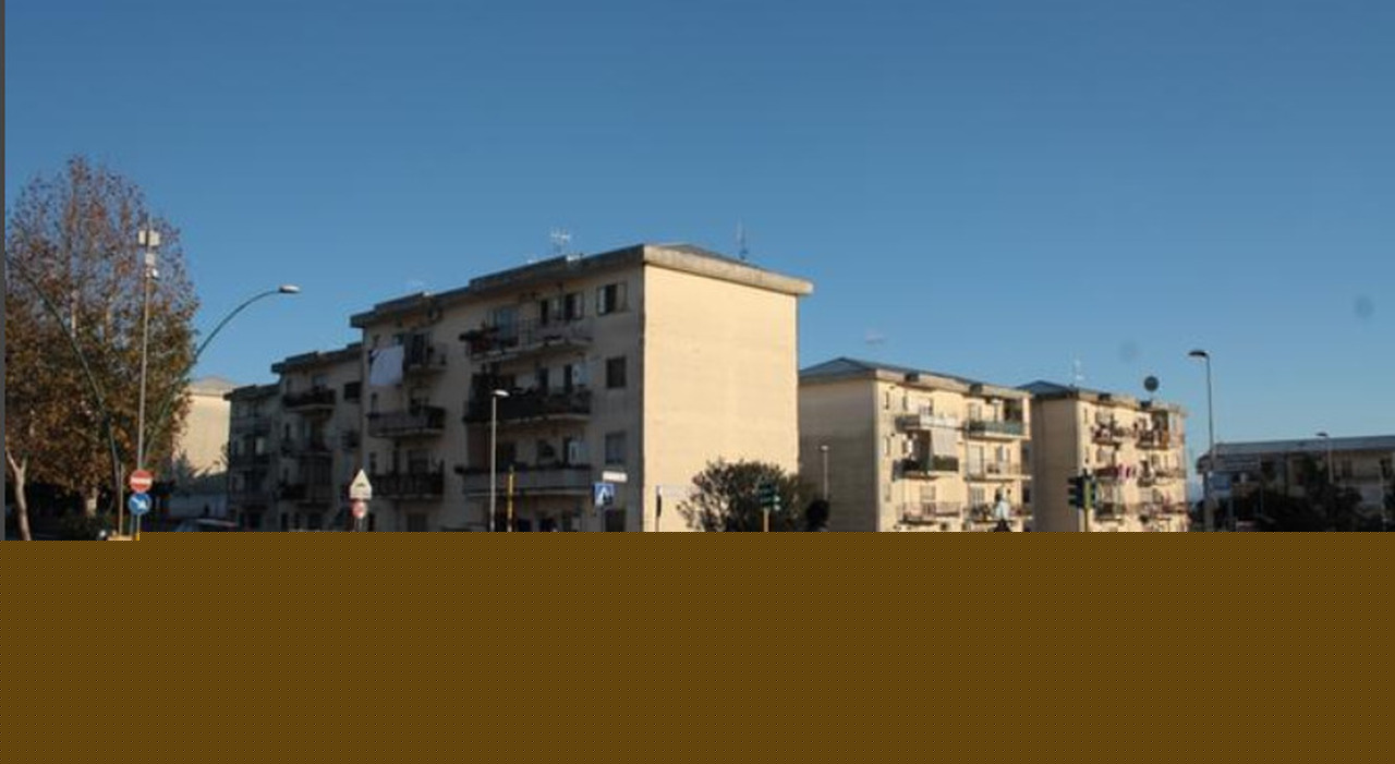Eboli, picchiato e accoltellato al rione Pescara: militari al lavoro per trovare i colpevoli