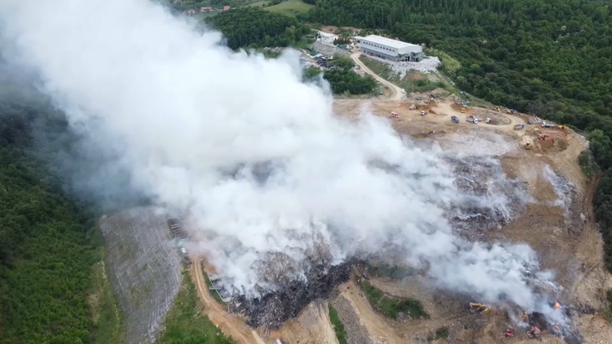 Tužilaštvo reagovalo - dve godine nakon požara na deponiji Duboko: Ekološki aktivisti nezadovoljni, sumnjiv im je tender Ministarstva