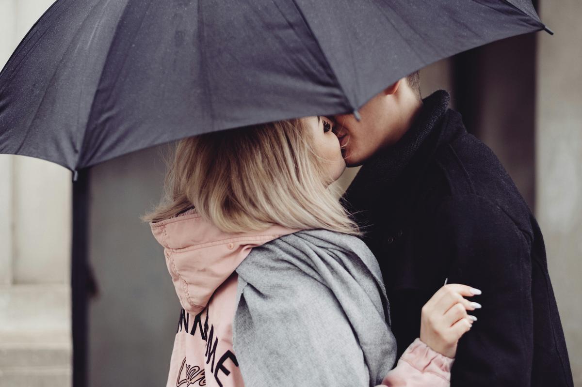 The Dust Storm Dating Scene: How Lubbock Weather Tests Your Love Life