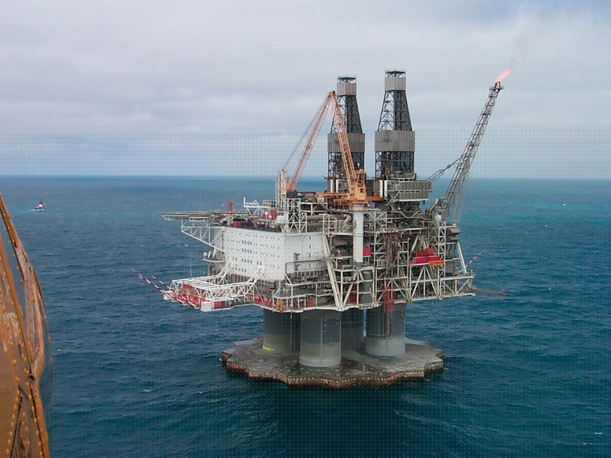 Worker injured by falling pipe on Hibernia platform
