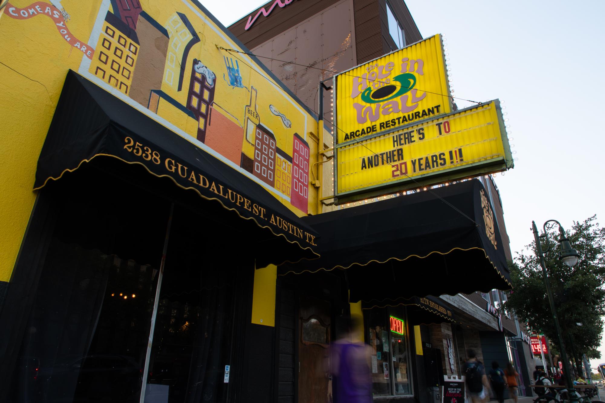 Hole in the Wall founder leaves legacy of friendship, music