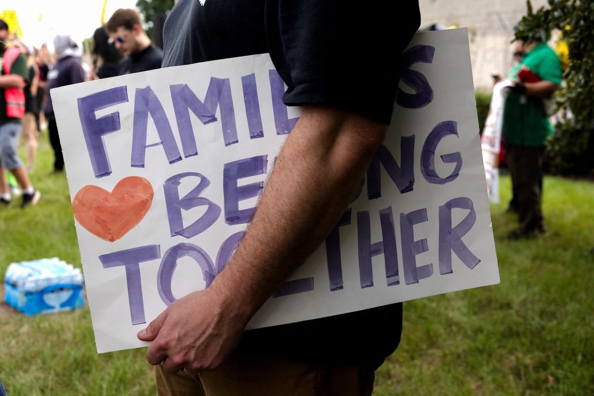 Detainees at Texas ICE facility protest living conditions
