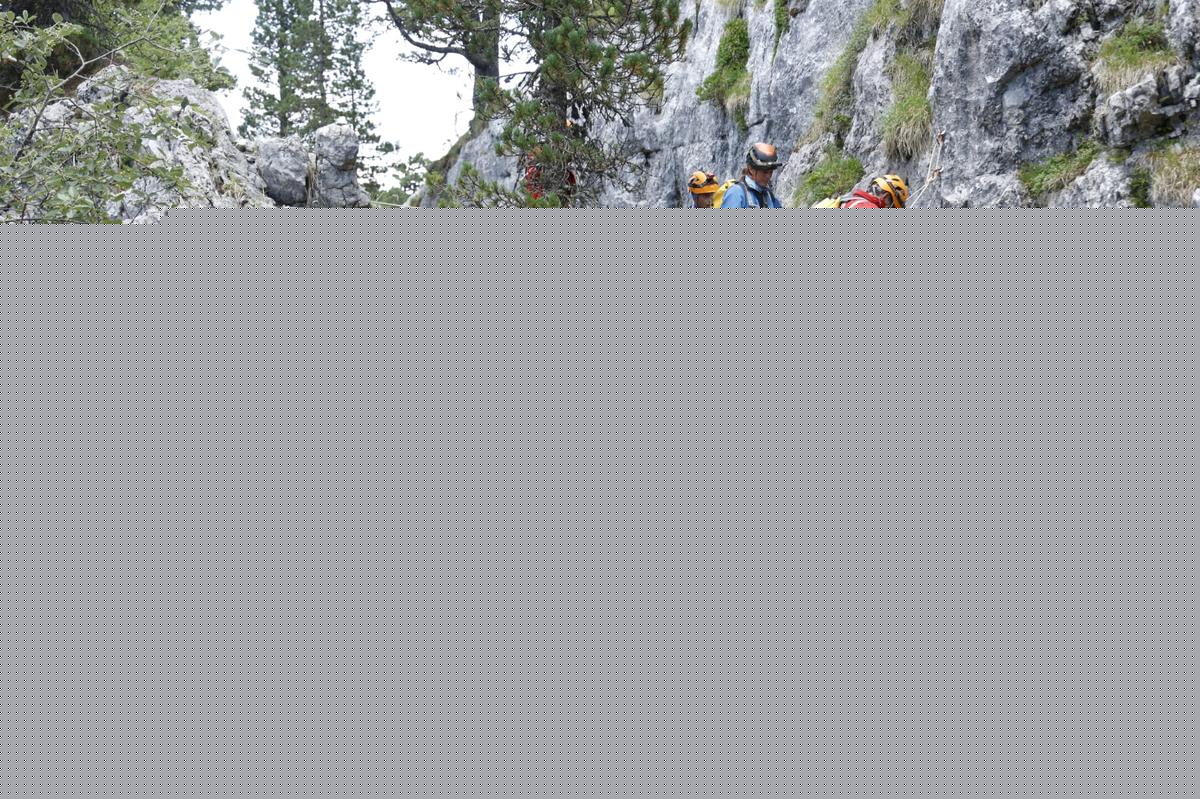 « Un cas exceptionnellement technique » : cinquante secouristes à pied d’œuvre pour sauver un spéléologue blessé dans un trou de 350 mètres à La Pierre Saint-Martin, dans les Pyrénées
