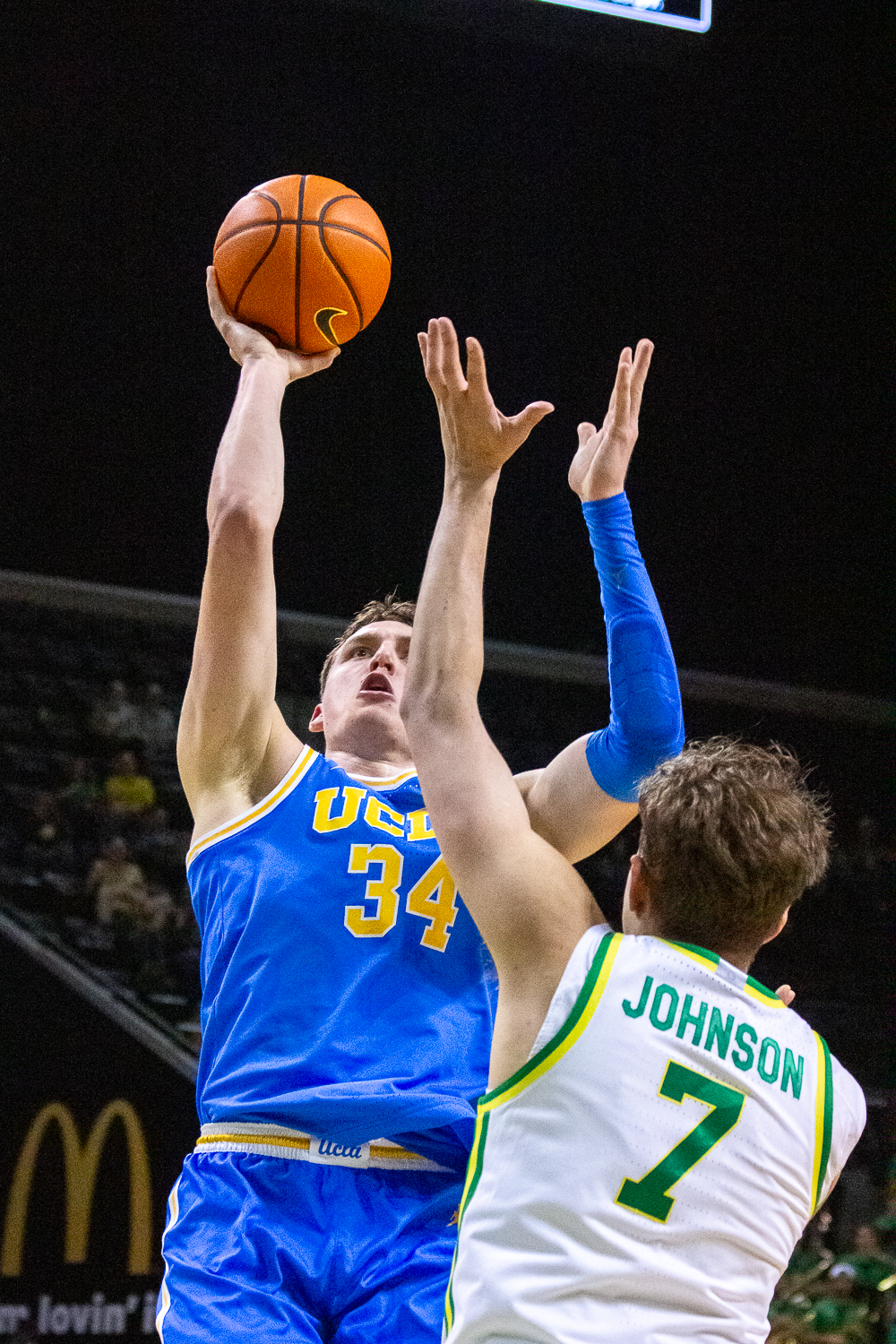 How UCLA picked apart short-handed Oregon men’s basketball team