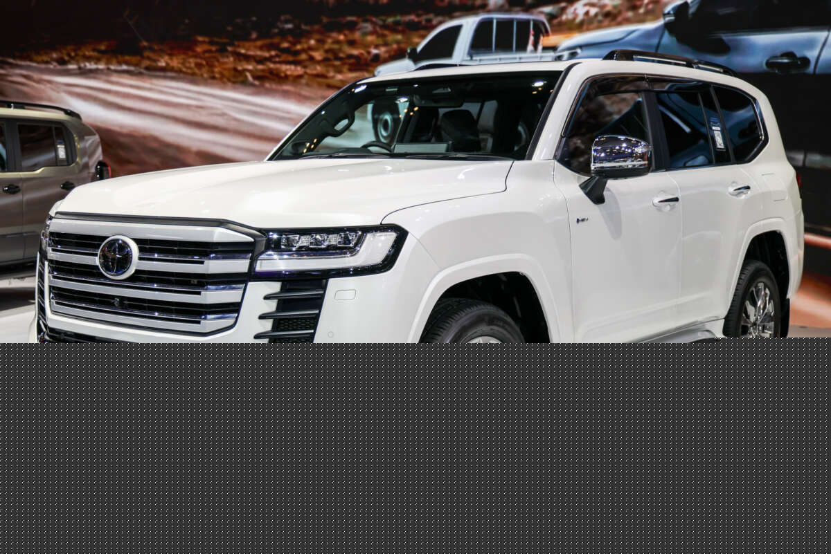 2026 Toyota Land Cruiser Hybrid shown at GIIAS – 415 PS/650 Nm 3.5L biturbo V6, from RM620k in Indonesia