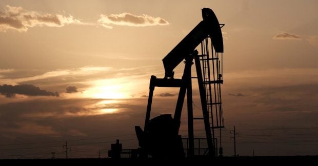 Reuters: Oil holds near multi-year highs amid demand recovery