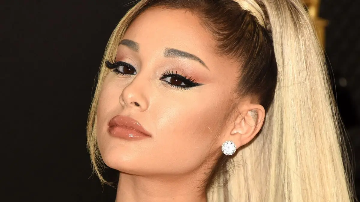Fans Are Heartbroken After Learning Why Ariana Grande Always Wore Oversized Sweatshirts and Thigh-High Boots