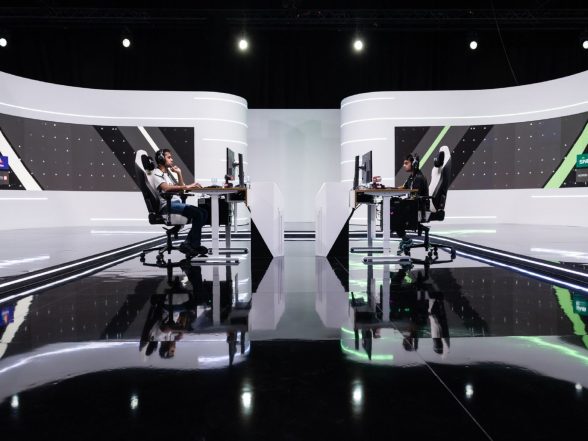 Sports News | Chess at Esports World Cup 2026: Grandmasters Arjun Erigaisi, Nihal Sarin Set to Face off in All-Indian Group Stage Opener