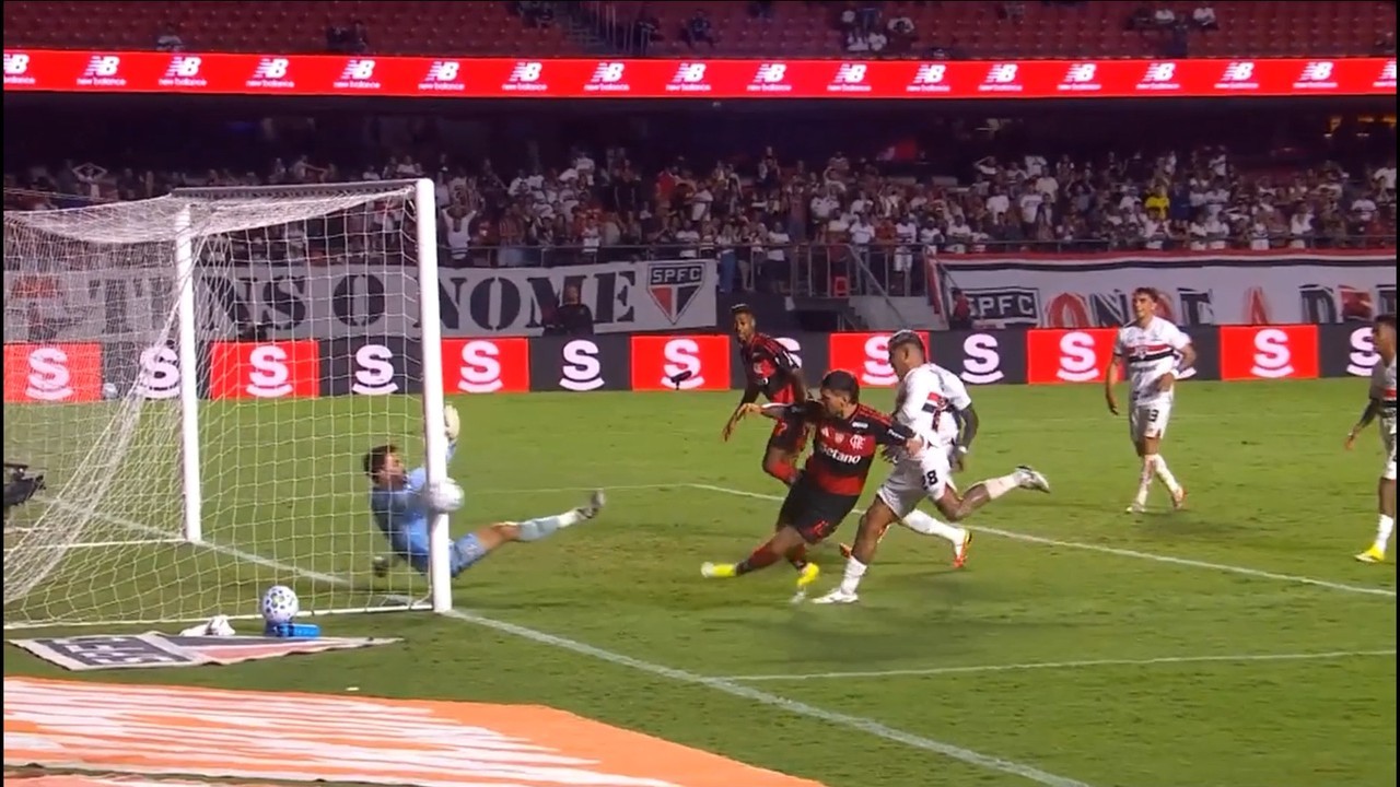 CBF divulga áudio do VAR de lance polêmico no fim de São Paulo x Flamengo