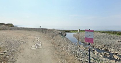 Police hunt dog owner after serious attack at popular Welsh beach