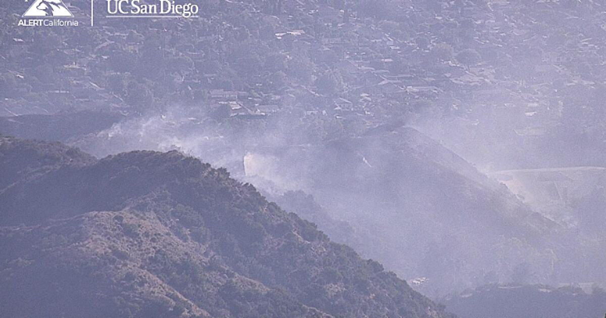 Firefighters battling brush fires in Burbank, Santa Clarita