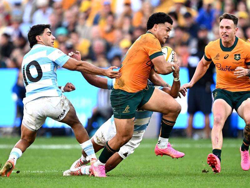 Why Hunter's become the hunted in centre Test battle