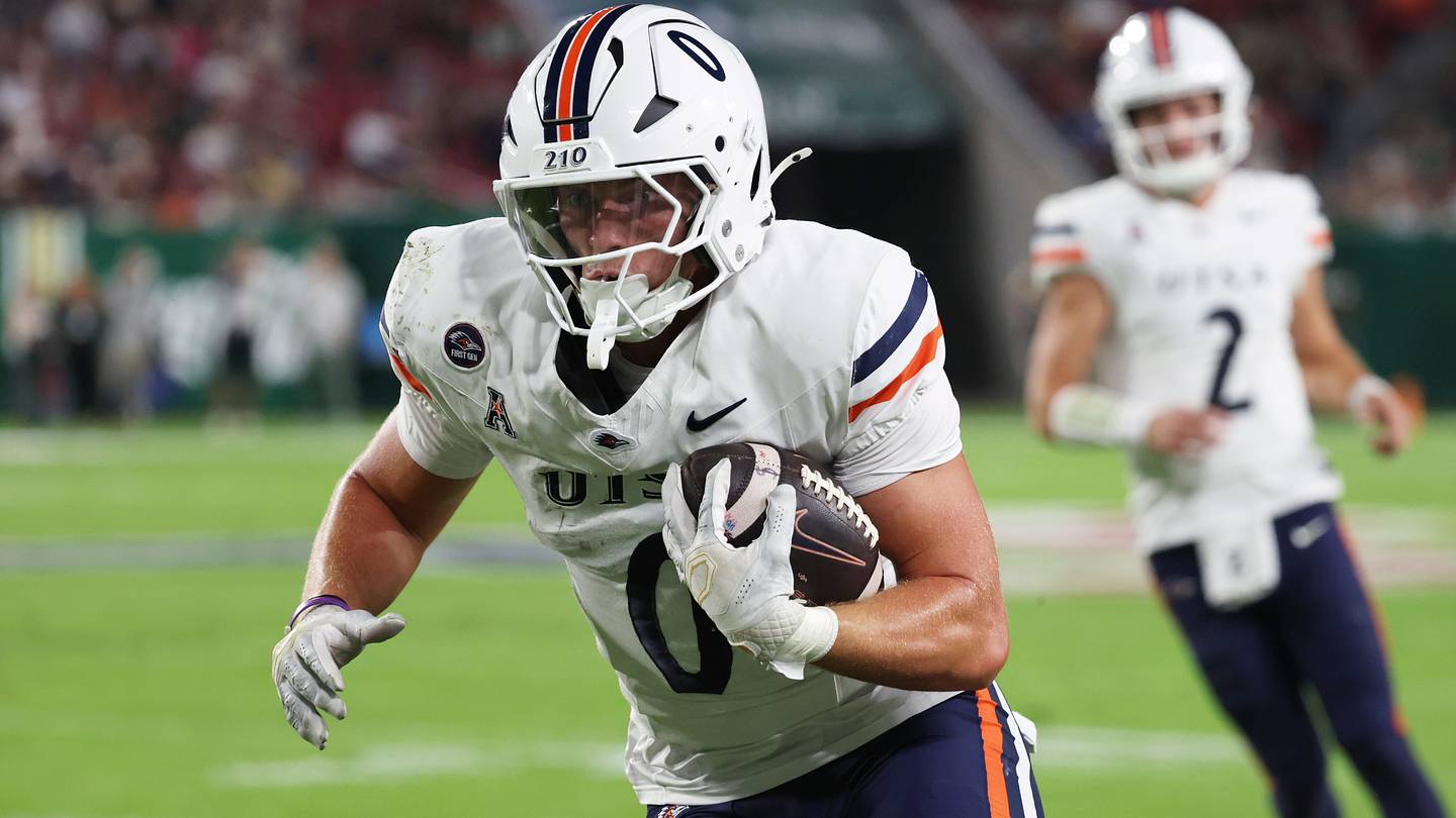 Houston Thomas Already Showing Why He's The Tight End Texas A&M Needed Last Season