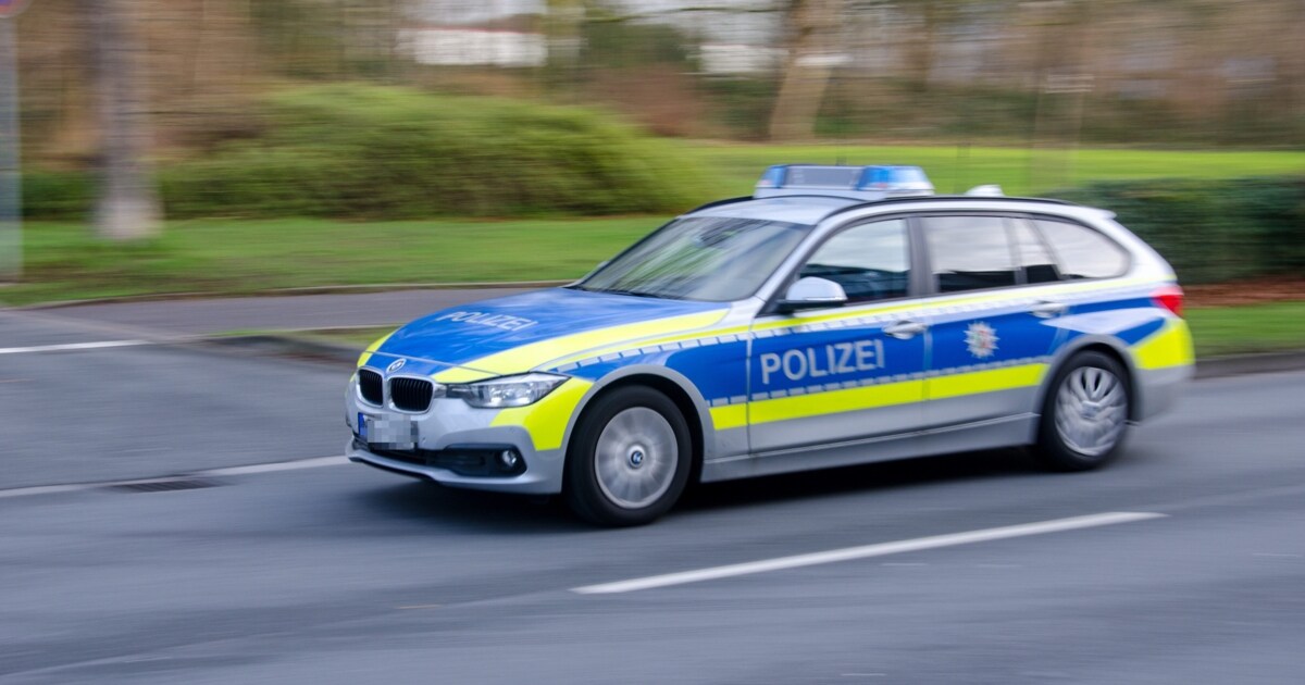 Täter auf der Flucht - Bremen: Autofahrer schlägt auf Mann ein – tot