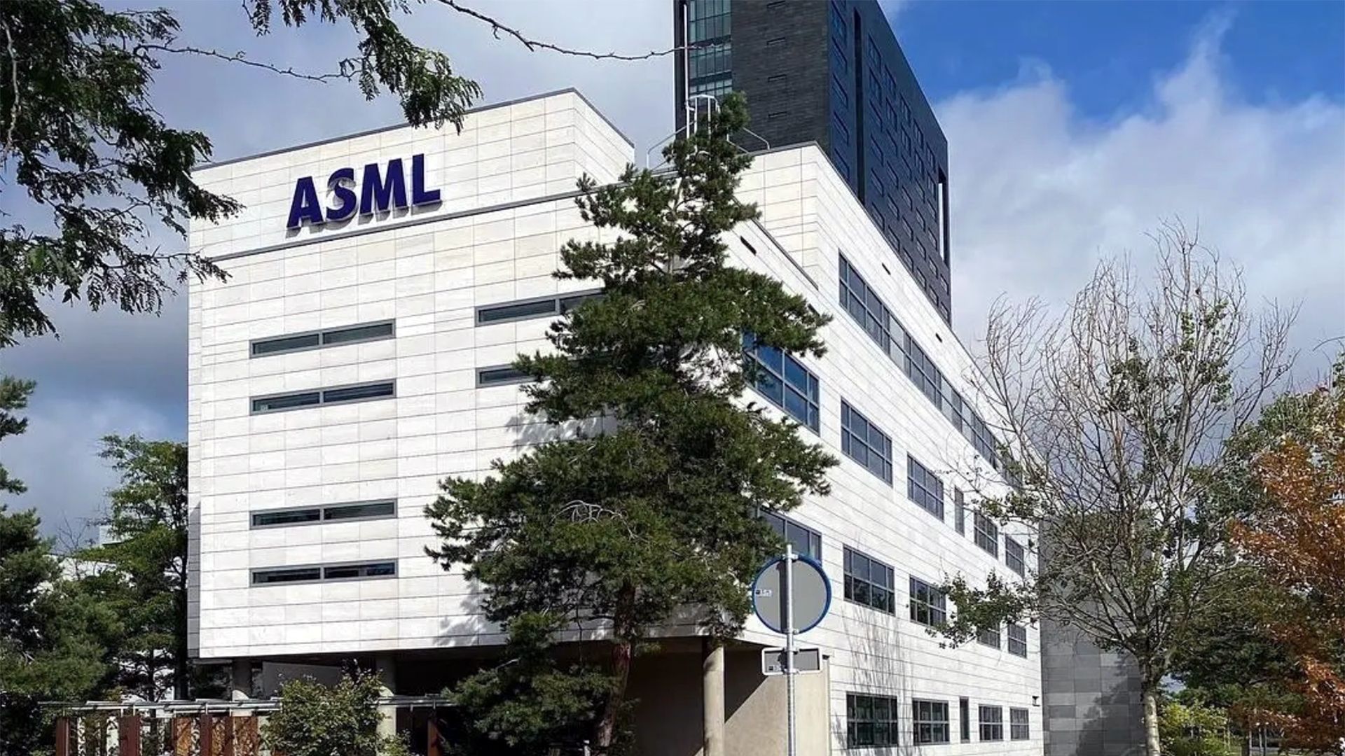 ASML projects $71 billion in revenue by 2030, as demand for EUV lithography machines intensifies due to AI boom — China sales lag behind while company cashes in on high-end Twinscan systems