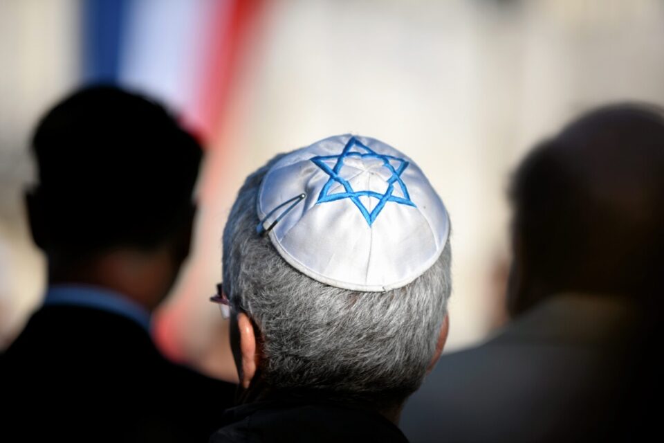 Commentaires sur Le Chiffre. 82 700 Israéliens ont quitté le pays contre 23 800 citoyens qui sont revenus au pays. par IsraelValley est cité par France24 dans un article sur "la fuite des cerveaux". - IsraelValley