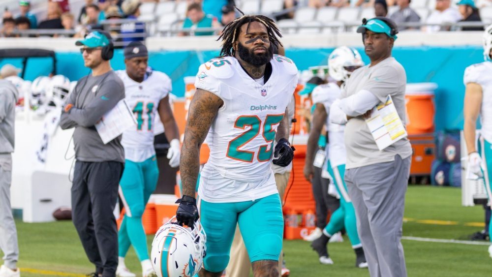 Indianapolis Colts CB Xavien Howard retires from NFL to ‘prioritize family’