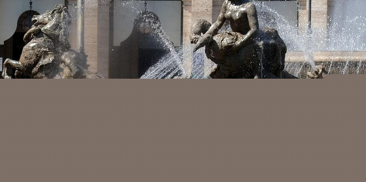 Kurzes Vergnügen: Deutscher Tourist muss Bußgeld für ein Badevergnügen im römischen Brunnen zahlen