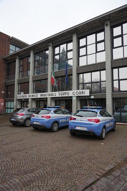 Pestaggi e spray urticante in classe: "Mancano personale e formazione . Le scuole non siano lasciate sole"
