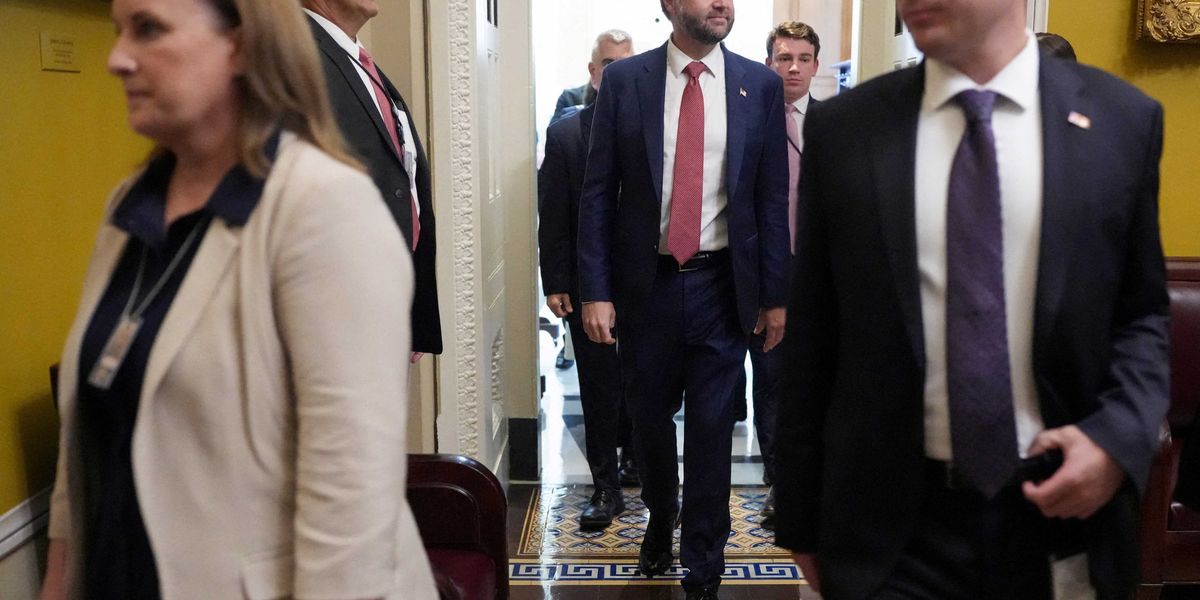 Critics ridicule Vance after Trump gives him another public trashing: 'Not that into you'