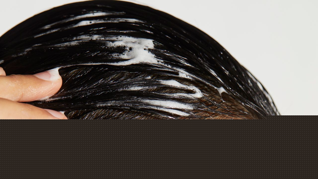 The 14 Best Shampoos for Oily Hair, According to Dermatologists
