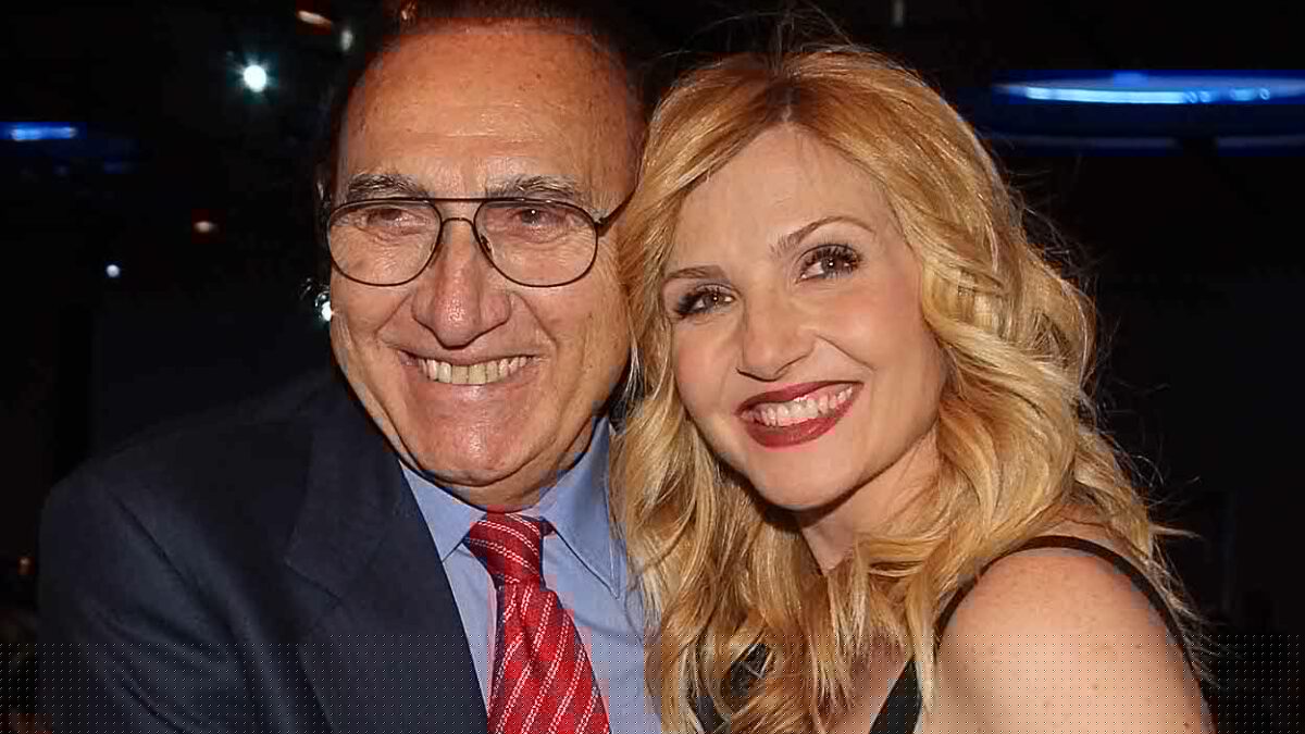 “Ebbi un guaio con la tiroide e Pippo Baudo mi aiutò. Esco dalla sala operatoria e con mio marito c’era lui ‘Ho parlato con il professore, tutto bene’, mi salutò, prese la macchina e ripartì”: così Lorella Cuccarini