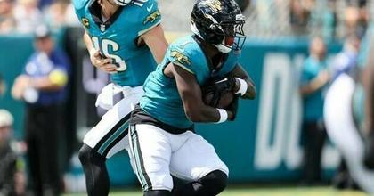 Travis Etienne's late TD lifts Jaguars past Texans, snaps home skid
