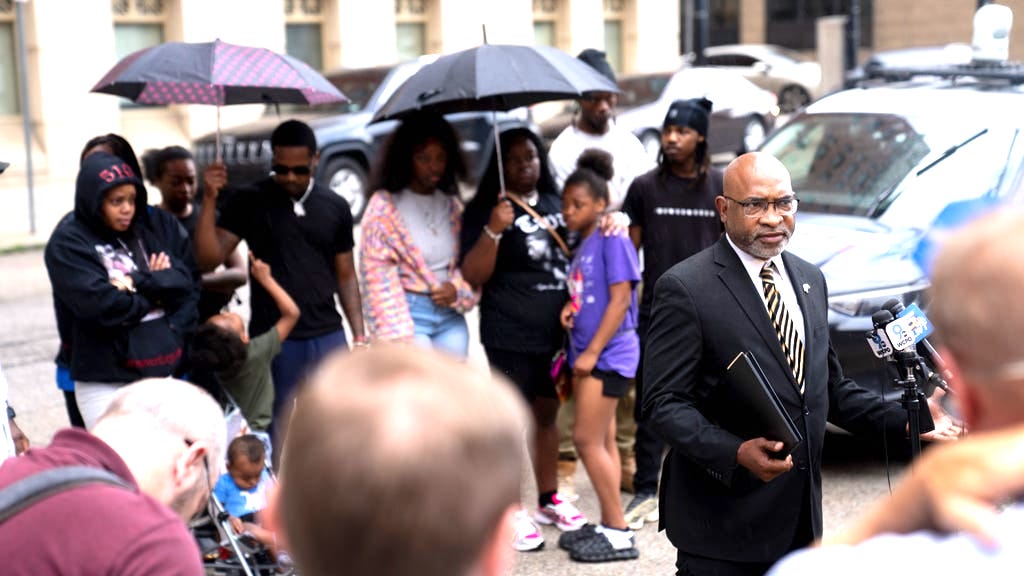 Comment on Cincinnati police officer cleared in fatal shooting of Ryan Hinton by sluggo
