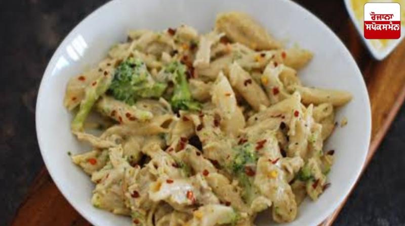 Café-Style White Sauce Pasta You Can Make at Home in Minutes