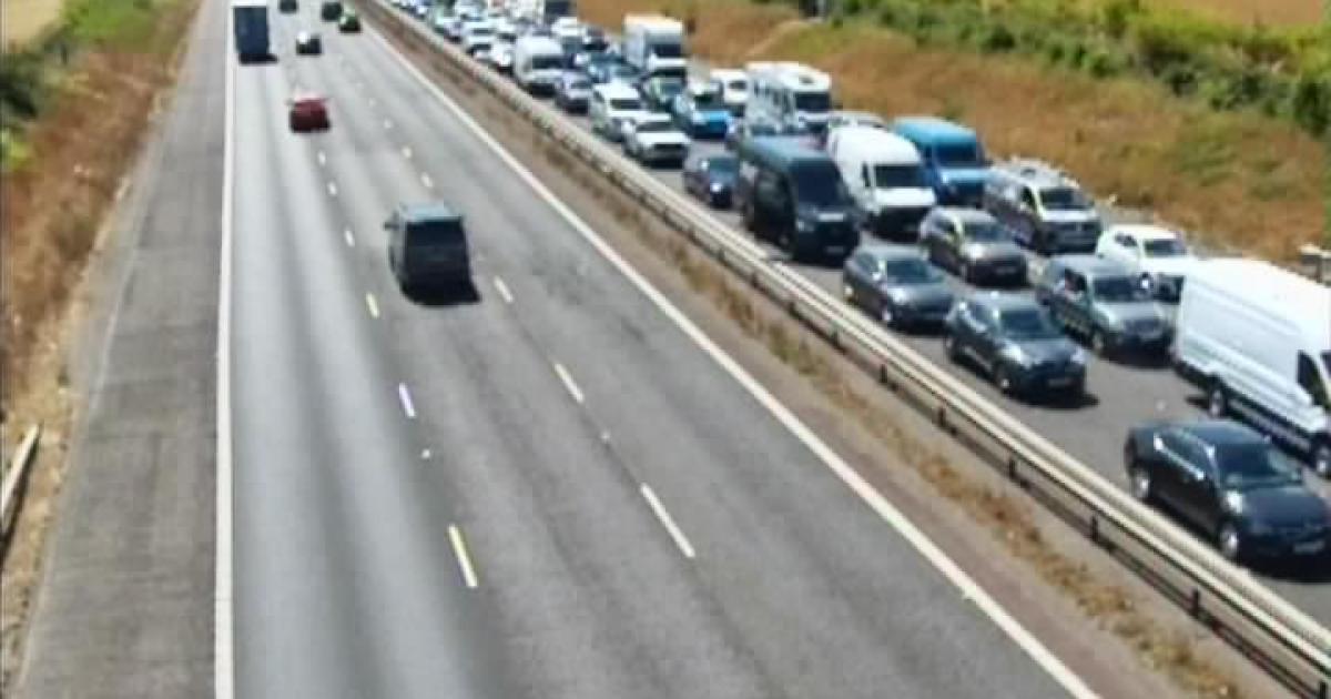 M40 CLOSED with two hours of delays and six miles of congestion due to crash
