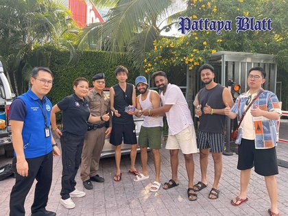 Indischer Tourist gibt verlorenes iPhone an chinesische Besucher zurück