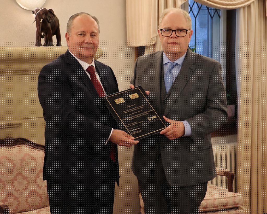 Sudbury-based institute honours Peru’s ambassador to Canada