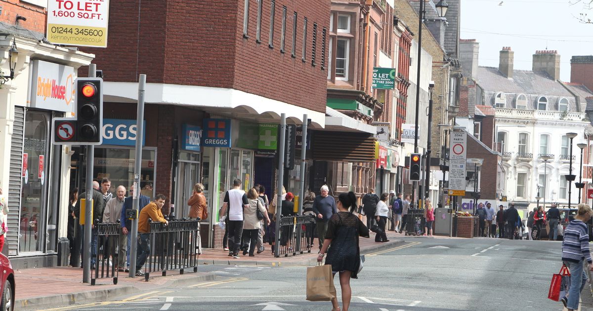 Anti-asylum seeker protest labelled 'family occasion' with people urged 'don't kick off'