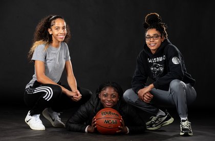 Kaleigh Sweigart leads Harrisburg girls basketball to Commonwealth win over Carlisle