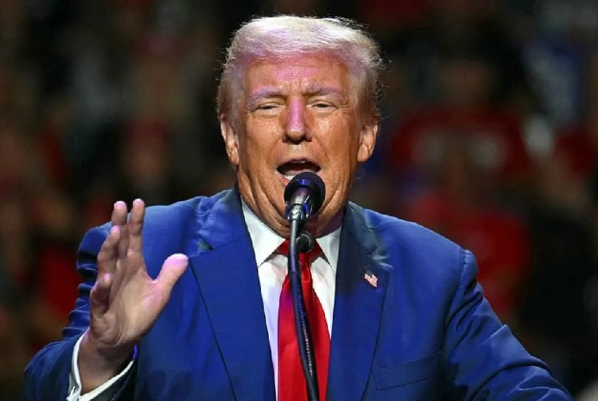 Дональд Трамп хочет потребовать от&nbsp;Ирана компенсации за&nbsp;50&nbsp;лет конфликтов