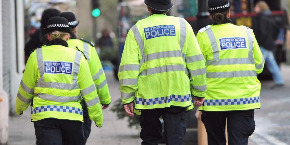 Attack on a synagogue of Manchester, two dead and as many injured: the stabbing killed. Arrested two people