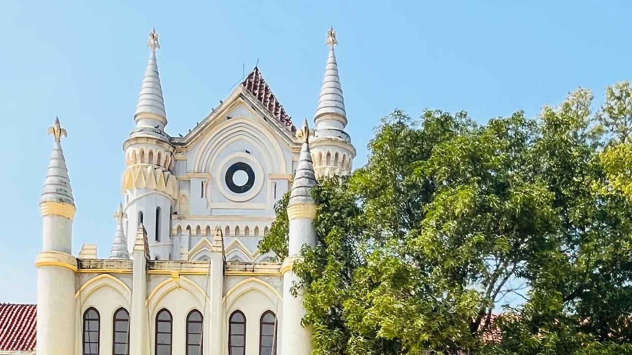 High Courts Flooded With Service Matters: Madhya Pradesh HC Suggests State To Create In-House Employee Dispute Resolution System