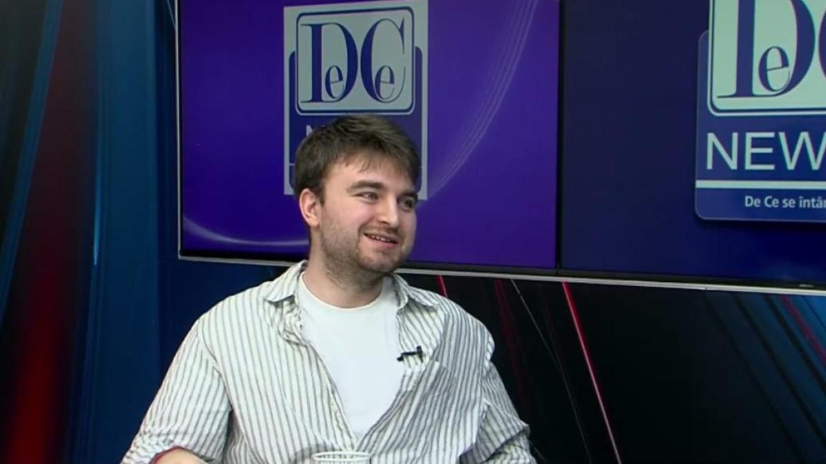 Roman Radu, tânăr critic literar, invitatul săptămânii la „De Ce Citim” / VIDEO