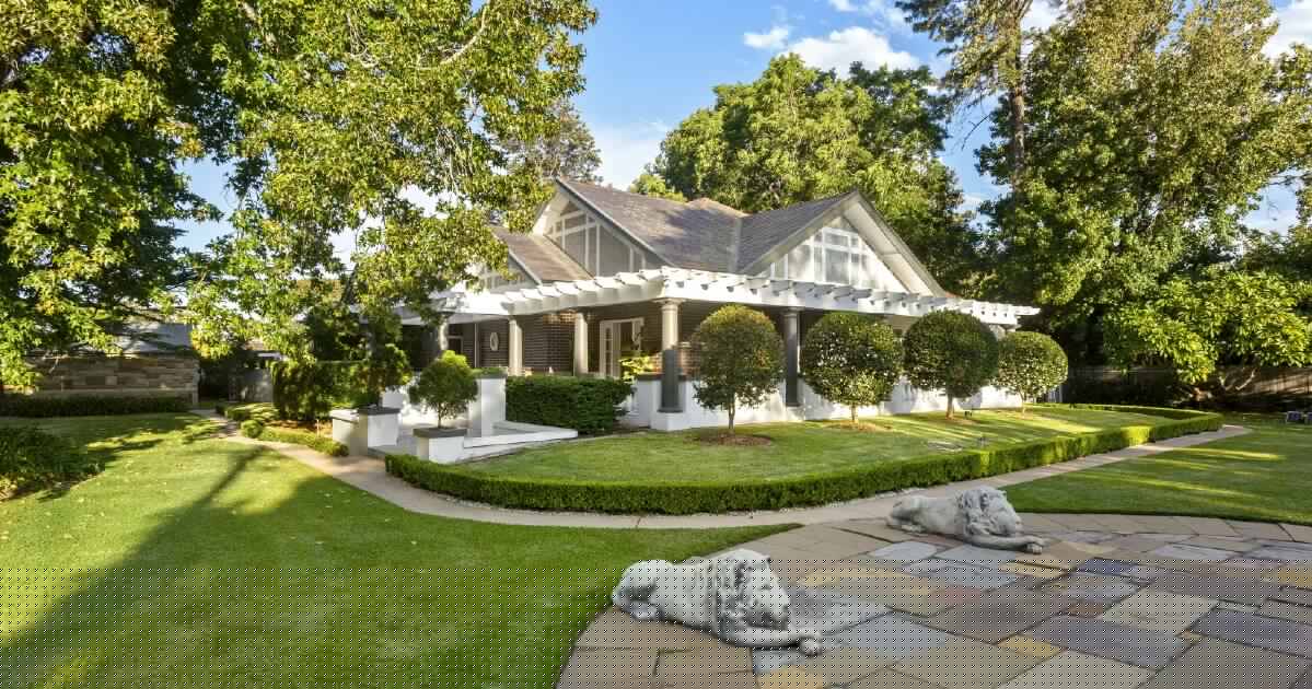 Inside 'The Oak': the 1920s architect-designed home that 'simply cannot be recreated'