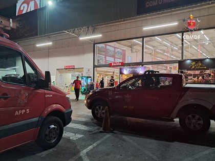 Empilhadeira tomba e provoca vazamento químico em galpão no Itapoã; Bombeiros evacuam local