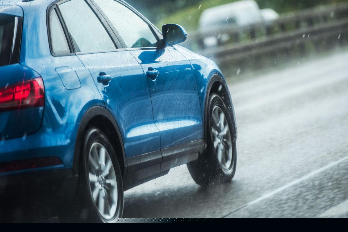 Stay Safe Driving in Heavy Rain!