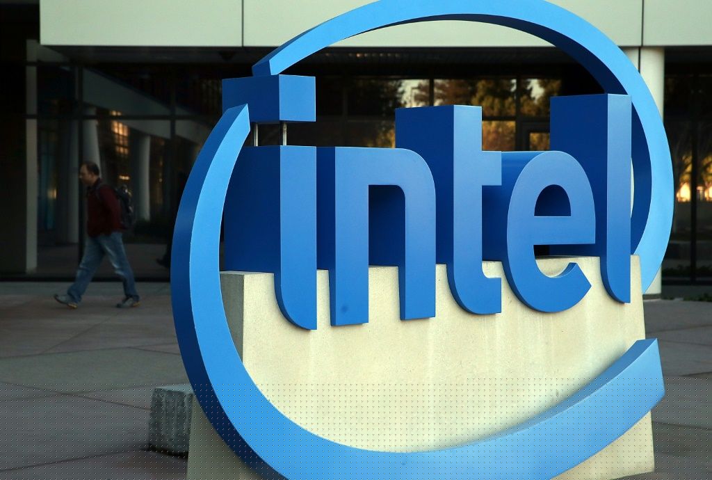 Intel Stock Stabilizes Near $87 After Sharp Selloff as Investors Debate Quality of AI Revenue Growth