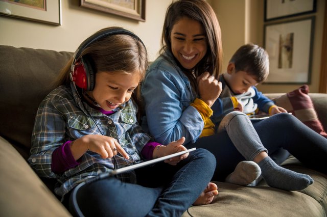 What Parents Can Do To Control Kids’ Screen Time