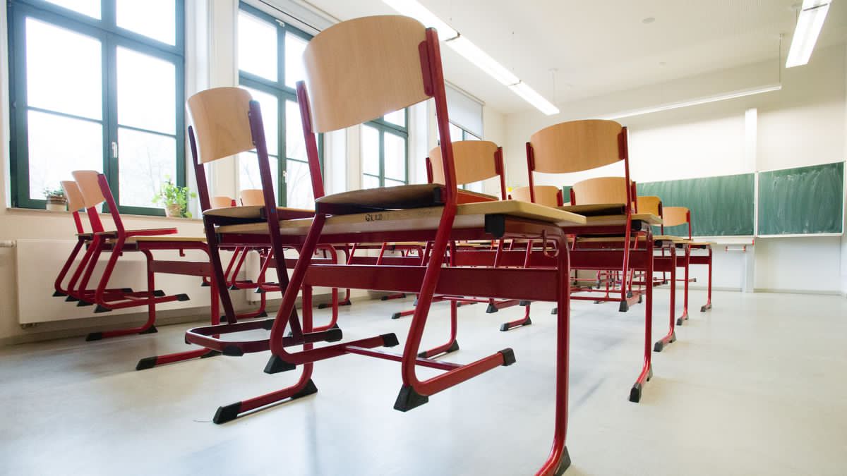 Nordrhein-Westfalen: Lehrerin 17 Jahre krankgeschrieben – Streit über volle Bezüge
